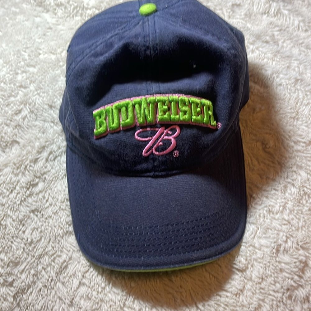 Budweiser hat - Picture 3 of 7